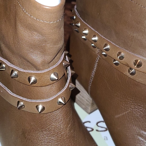 Matisse Rocker Slip On Ankle Booties - Picture 10 of 16